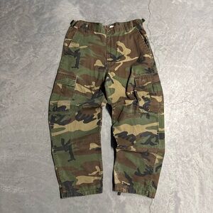 Classic Men's Camouflage Cargo Pants - Green Camo